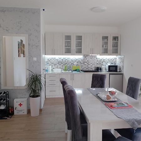 Apartman Dve Lipe Palić Exterior foto