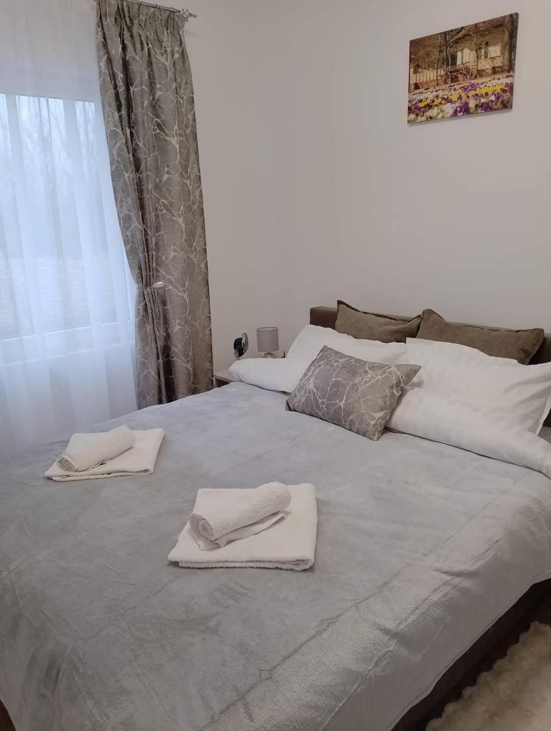 Apartman Dve Lipe Palić Exterior foto